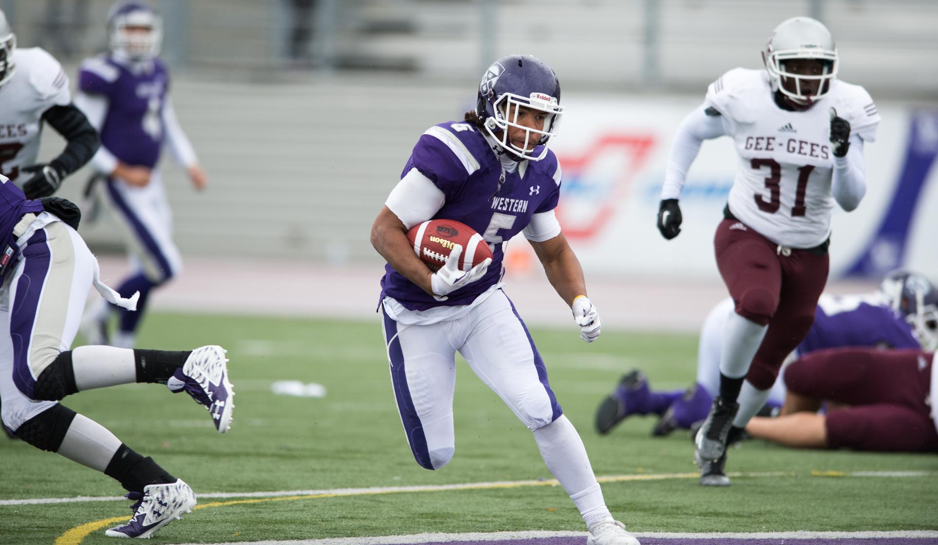 2016 CIS FOOTBALL PLAYER TO WATCH: Western's Alex Taylor