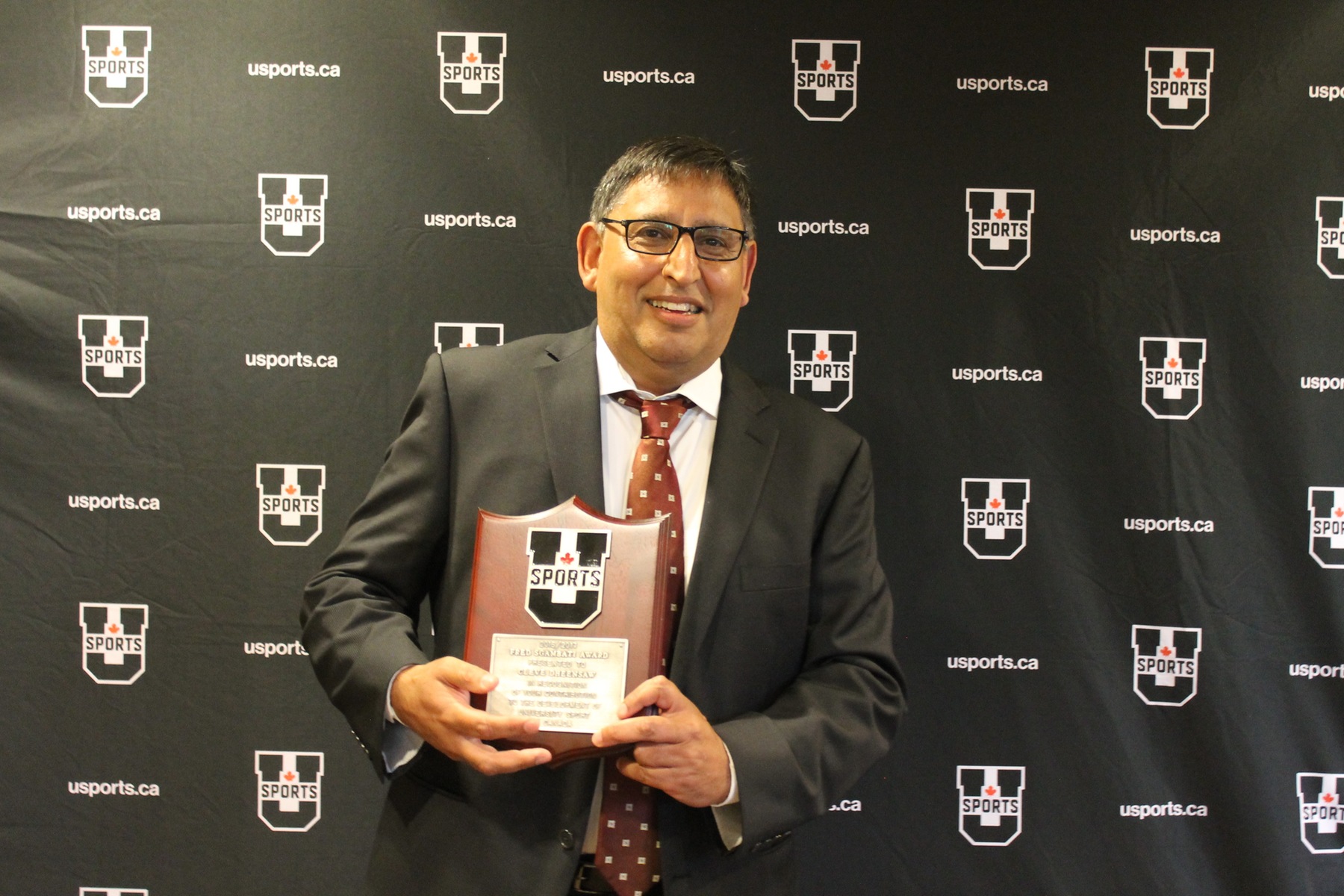 2017 U SPORTS Honours Awards: Victoria Times Colonist’s Dheensaw recognized for his chronicles of Canadian university sport history