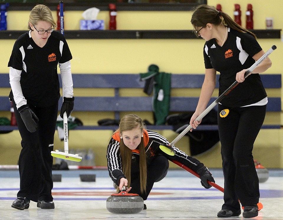 DAY 3 (of 4) CIS / Curling Canada Curling Championships: Wild finish on final day of round robin