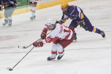 CIS Top Ten Tuesday (#10): McGill moves up to No. 1 in women’s hockey