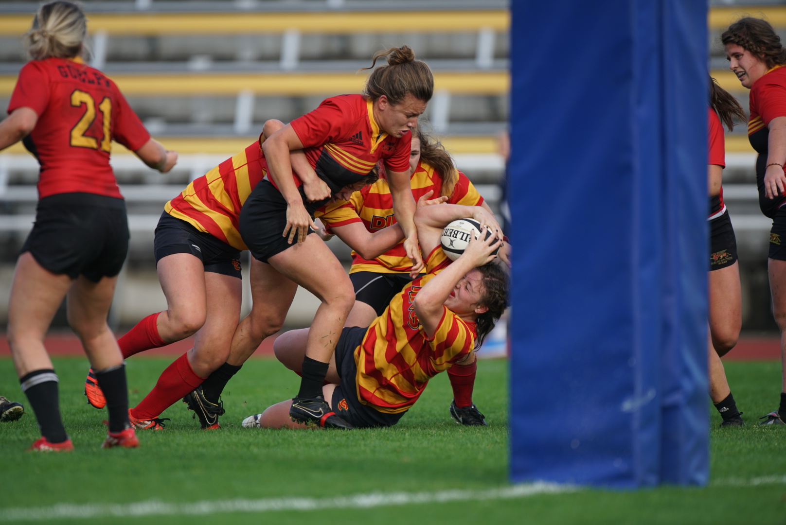 2016 women’s rugby championship BRONZE: Dinos beat Gryphons, take home bronze from first trip to nationals