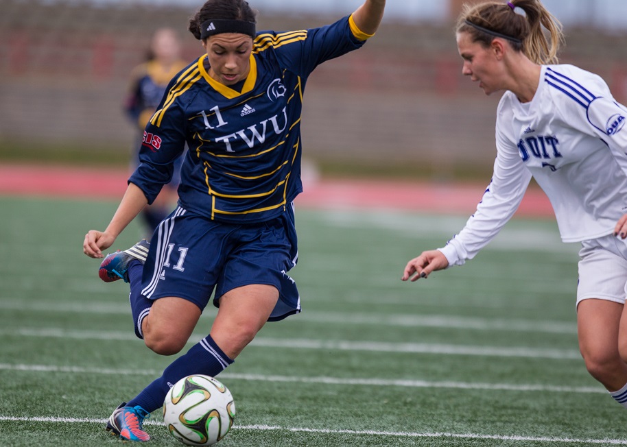 QUARTER-FINAL #2 CIS women’s soccer championship: TWU opens title defence with convincing win against UOIT