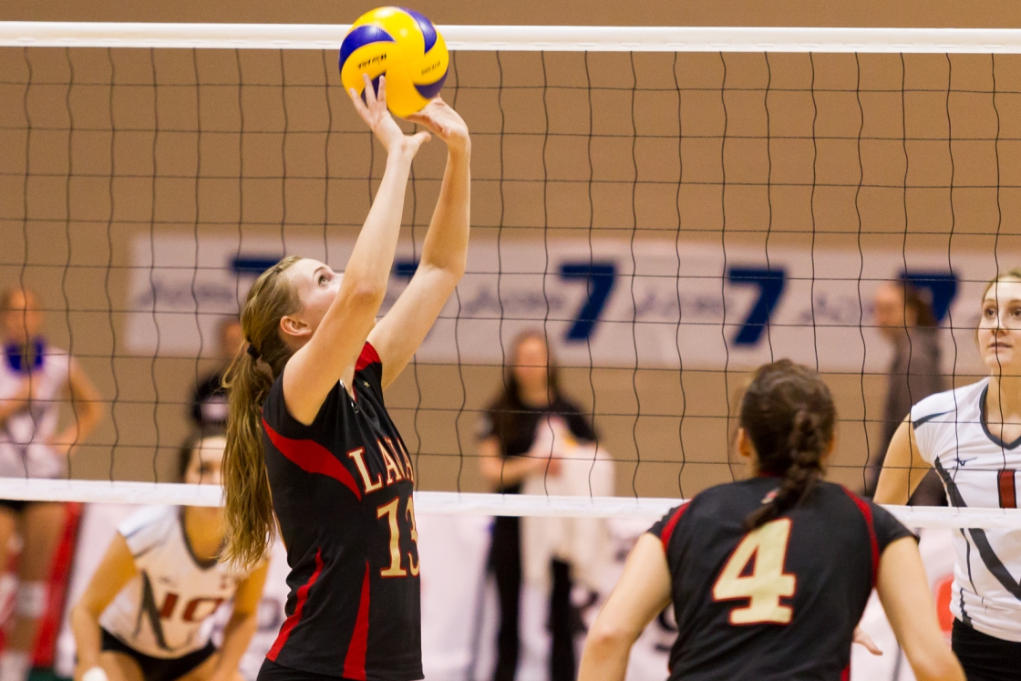QUARTERFINAL #4 CIS women’s volleyball championship, presented by SGI CANADA: Laval dominates McMaster