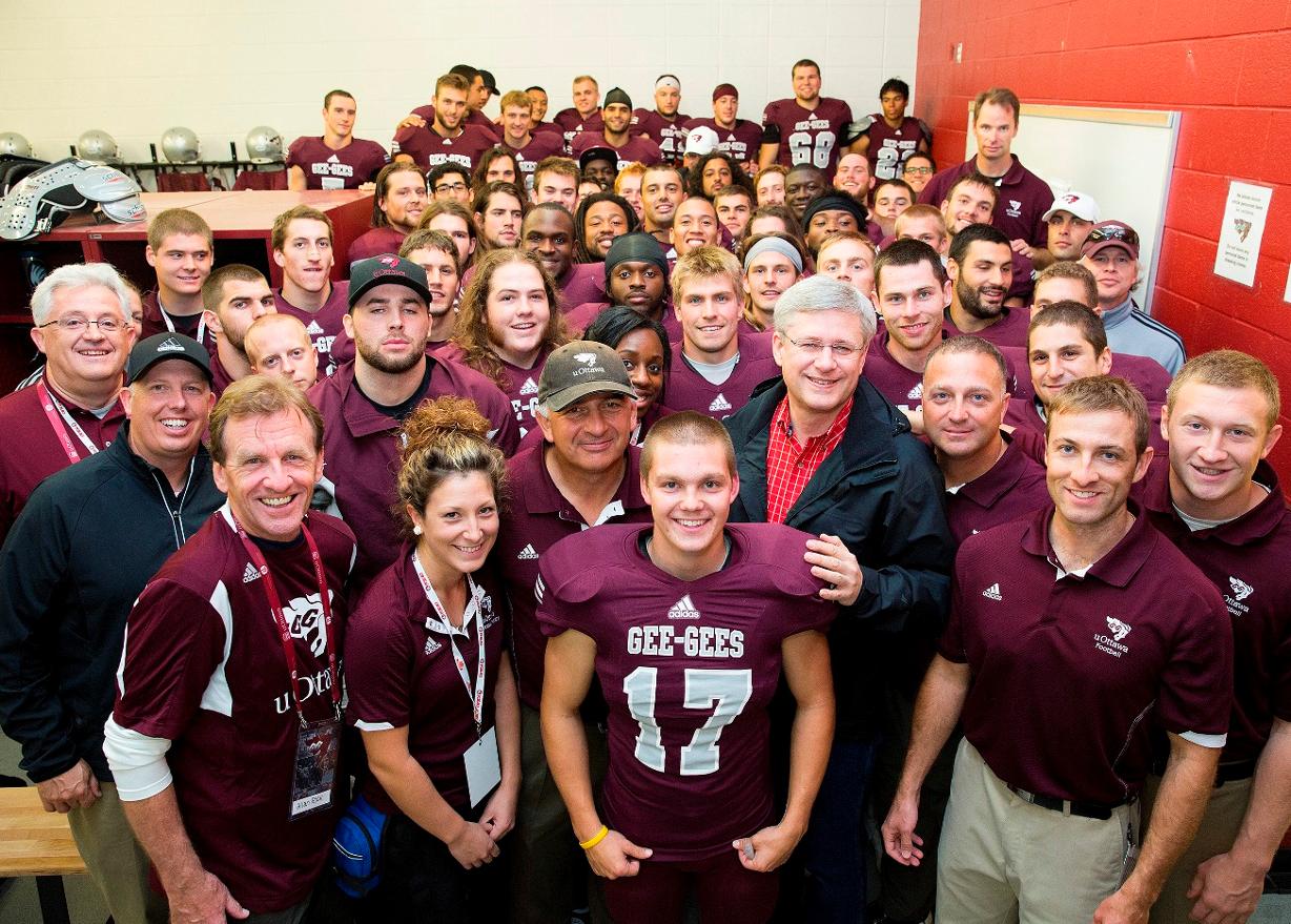 uOttawa Gee-Gees football with Canadian Prime Minister Stephen Harper in 2013