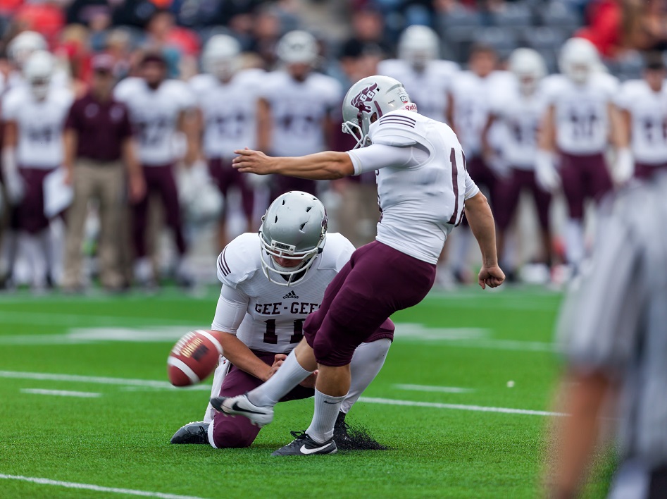 2015 CIS Football Player To Watch: Lewis Ward, Ottawa Gee-Gees