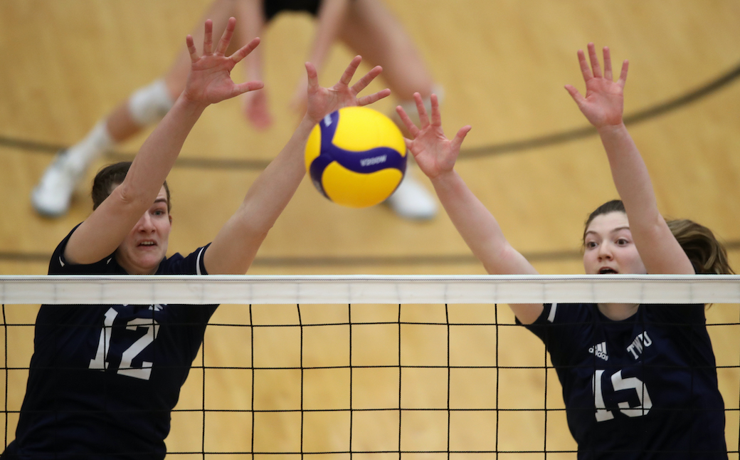 2022 U SPORTS Women’s Volleyball Championship QF#3: Spartans survive early scare before upending host Dinos in four sets