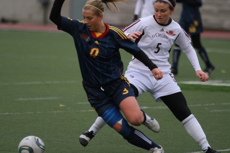 SEMIFINAL #1 CIS women’s soccer championship: Gaels gallop past Gee-Gees on penalty kicks, in hunt for gold